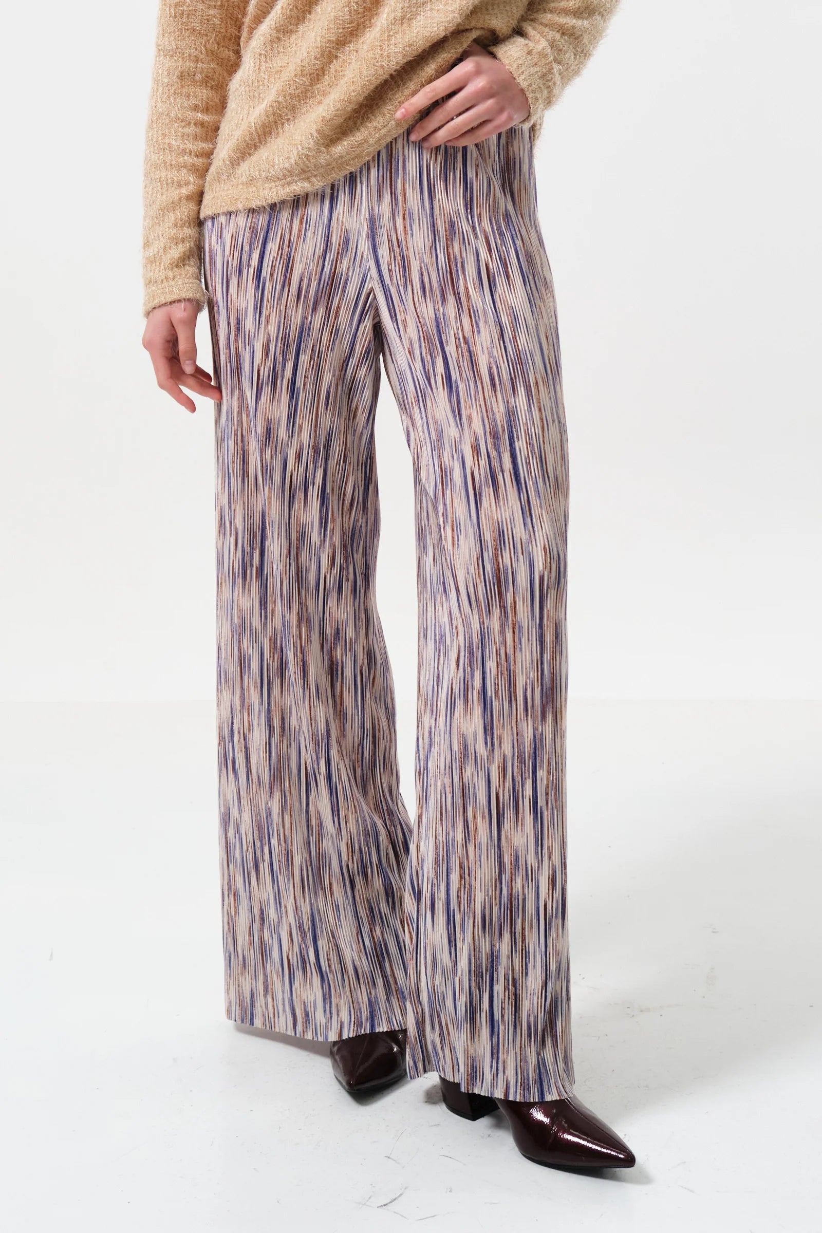 Louche Trousers for Women - Elegant & Comfortable Fits 8 CLOTHIDELINEPLEAT 2