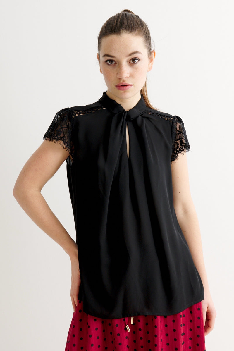 Holton Lace Short sleeve top - Black