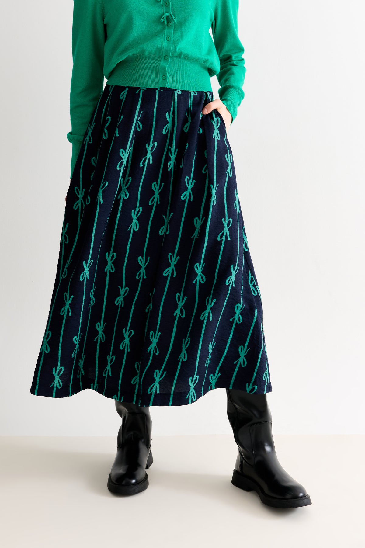 Louche Skirts for Women - Vintage Inspired Style with a Modern Twist 8 LIZEA TIE UP NAVY 2