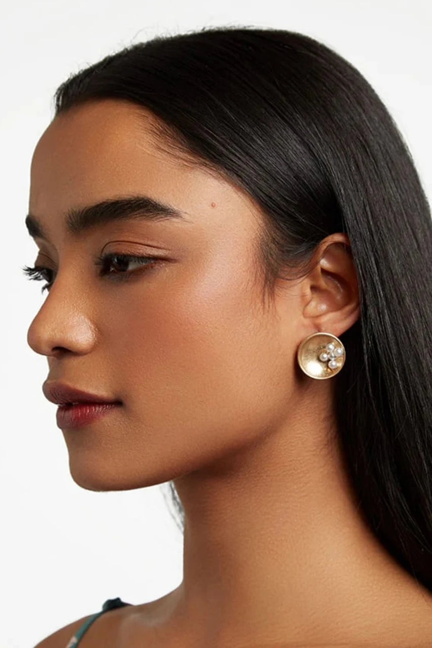 Rabmag Pearl Oversized Stud Earring