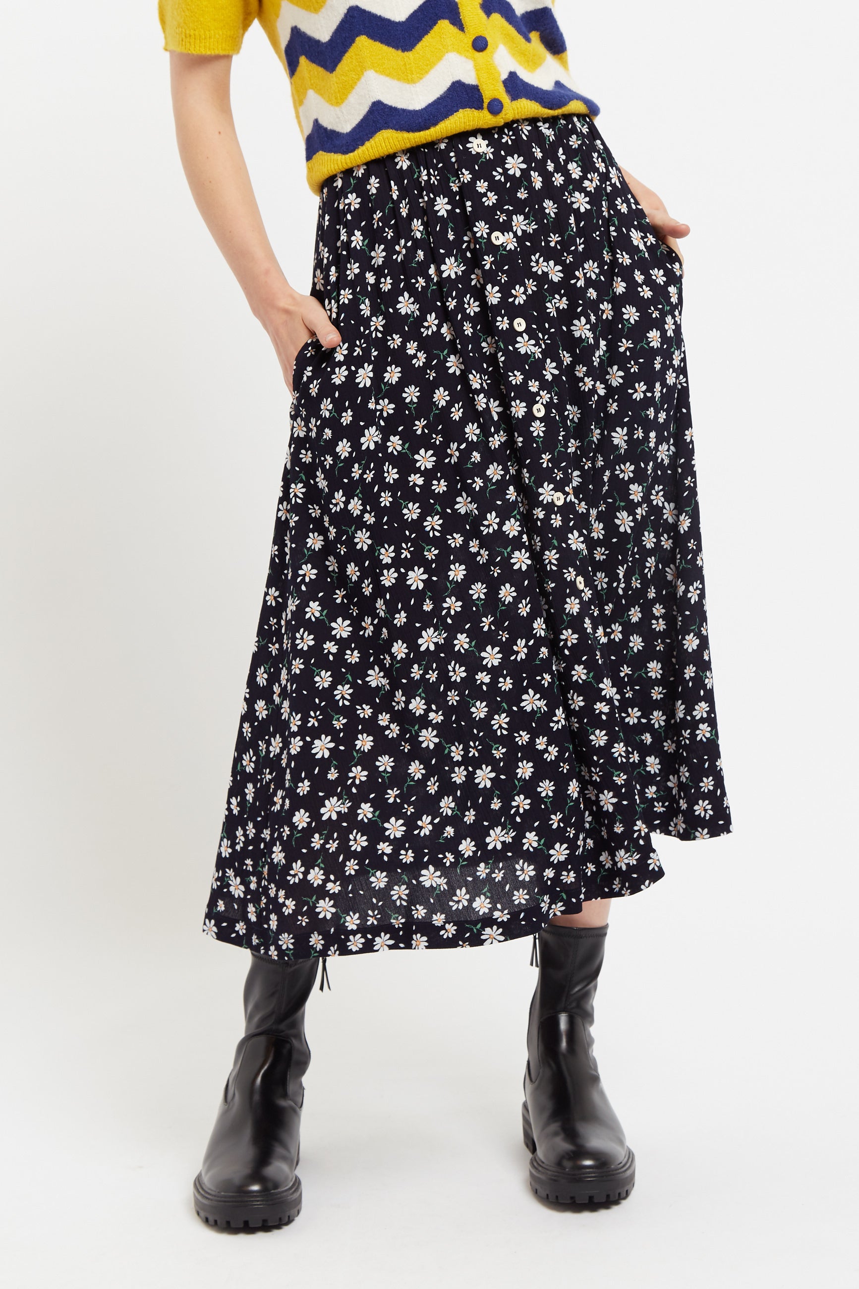 Nese Daisy Drop Print Midi Skirt – Louche