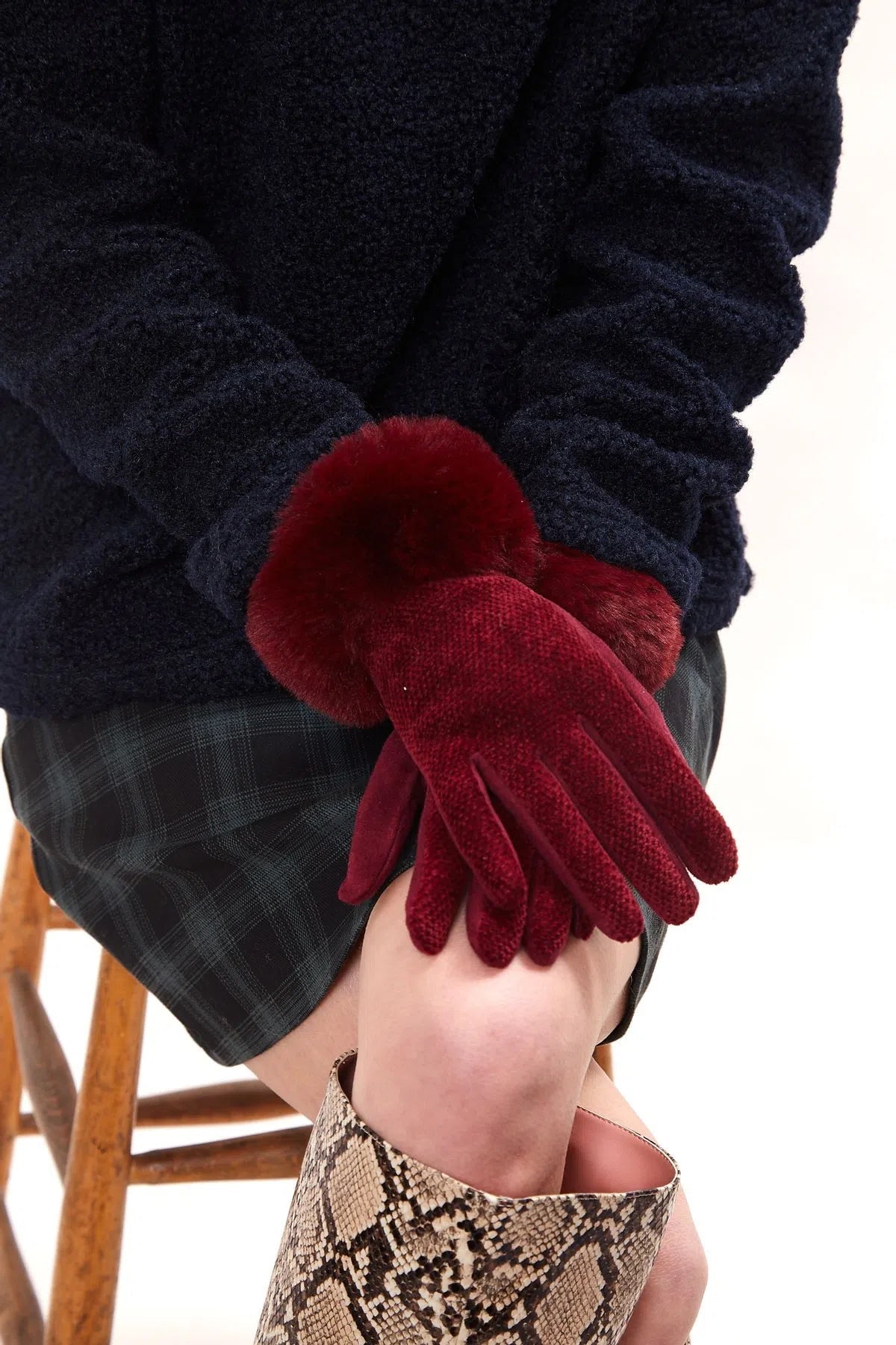 Louche Emer Faux Suede And Fur Cuffed Touch Screen Gloves - Burgundy