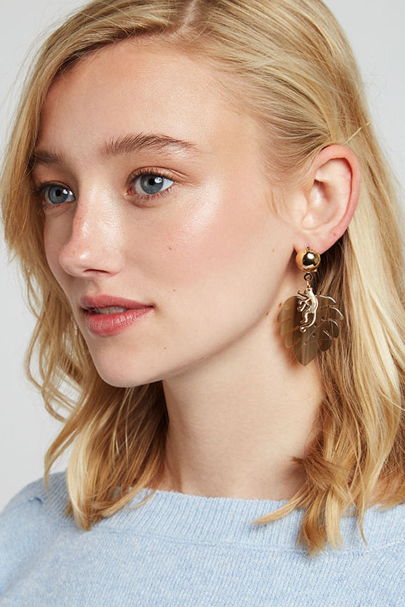 Monkey Leaf Pendant Earring